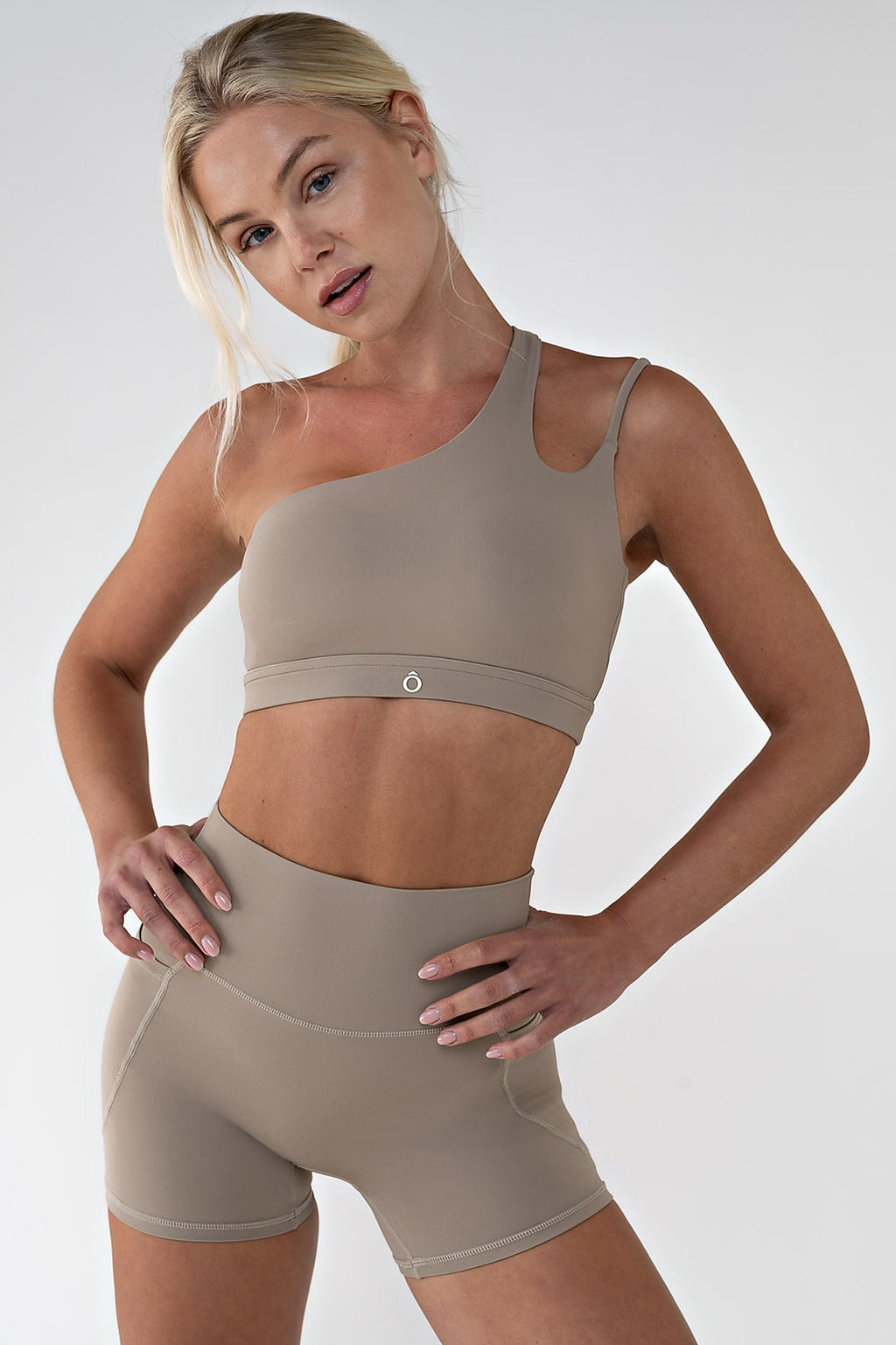 Maia Short in Sand Brown, ÔNNE activewear